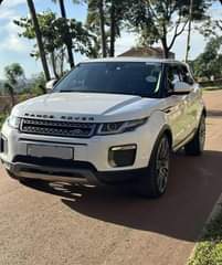 A picture of Range Rover Evoque 2015 30 000 quick sale