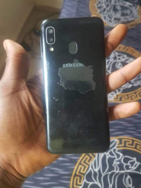A picture of Samsung A20e