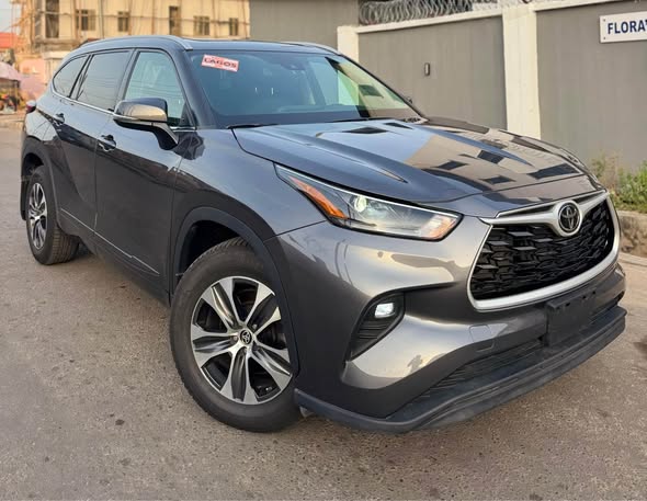 A picture of Few Months Registered 2023 Toyota Highlander XLE