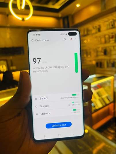 A picture of Samsung galaxy S10