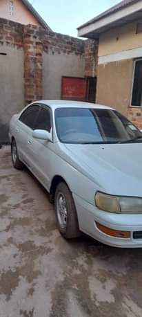 A picture of 1998 Toyota 190