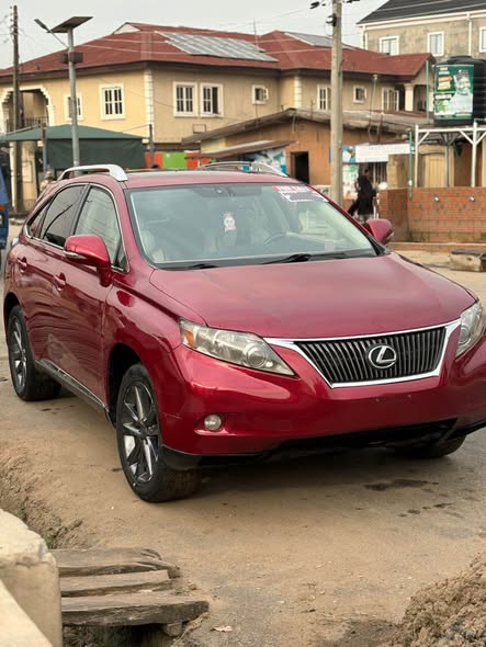 A picture of Lexus RX 350