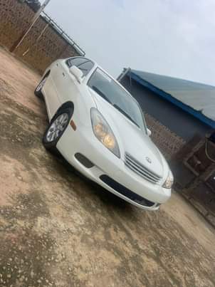 A picture of ES300 2004 Model