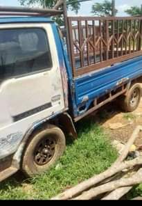 A picture of 1998 Toyota Cabstar 8508555