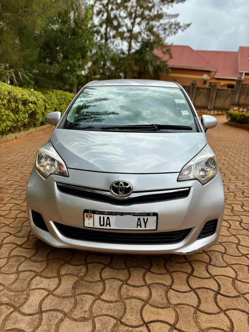 A picture of Toyota Ractis 2012