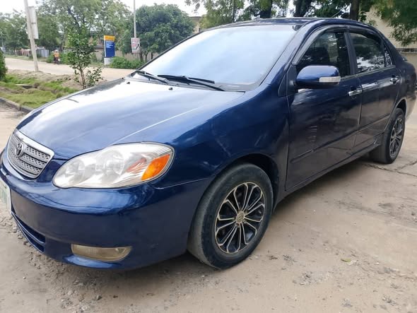 A picture of TOYOTA COROLLA CE 2004