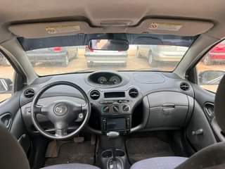 A picture of Toyota Yaris 2006