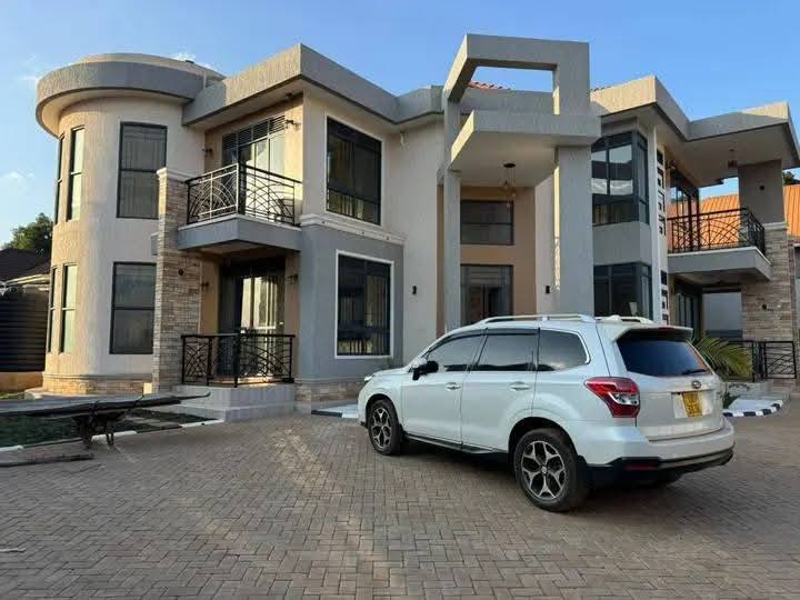 A picture of MANSION FOR SALE