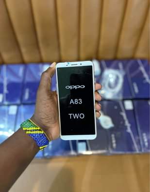 A picture of OFA OFA OFA 2024 Oppo A83 mpya full box Gb128