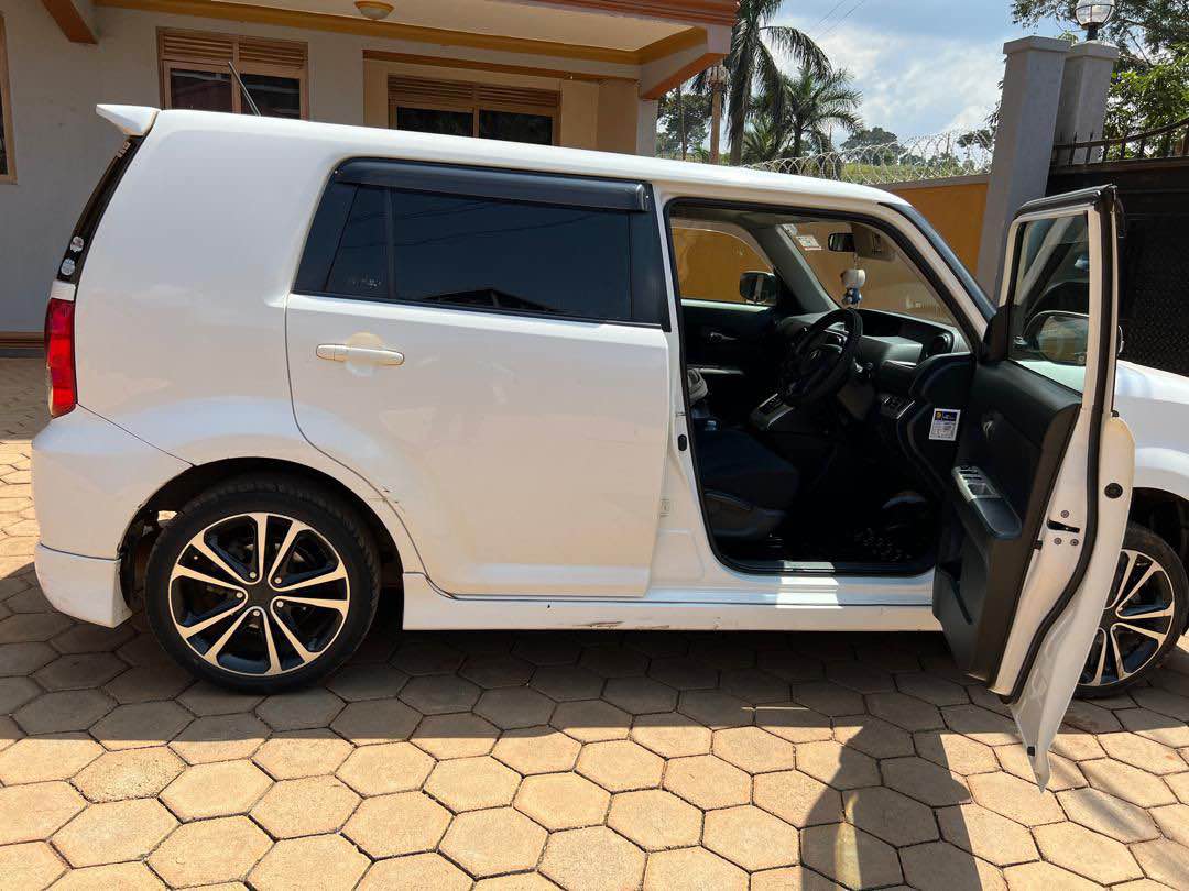A picture of Toyota Rumion UBH 21m 0771331553 70 000km mileage