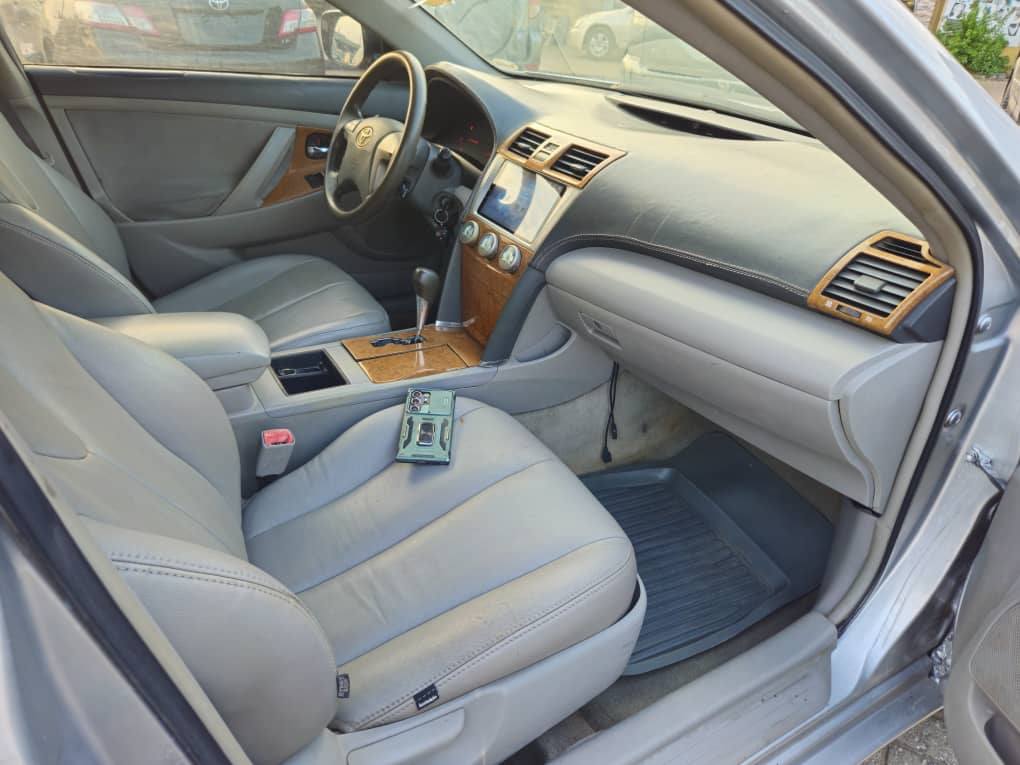 A picture of Toyota Camry 07