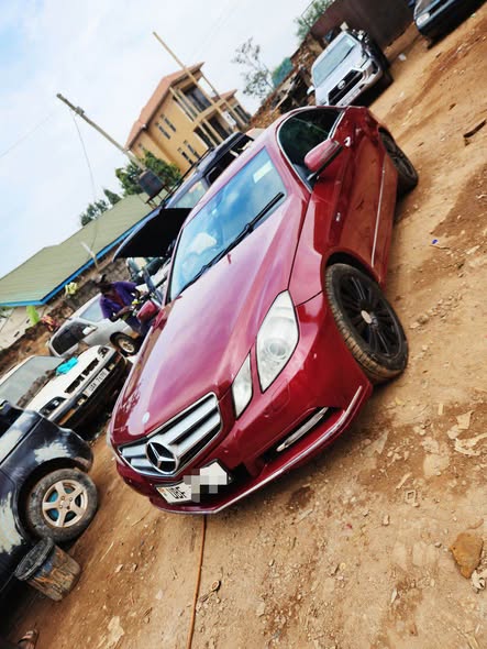 A picture of Mercedes benz single door 30m