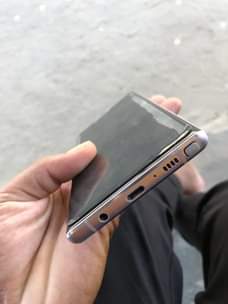 A picture of Samsung note 9