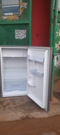 A picture of 120L capacity Hisense single door fridge on the sale