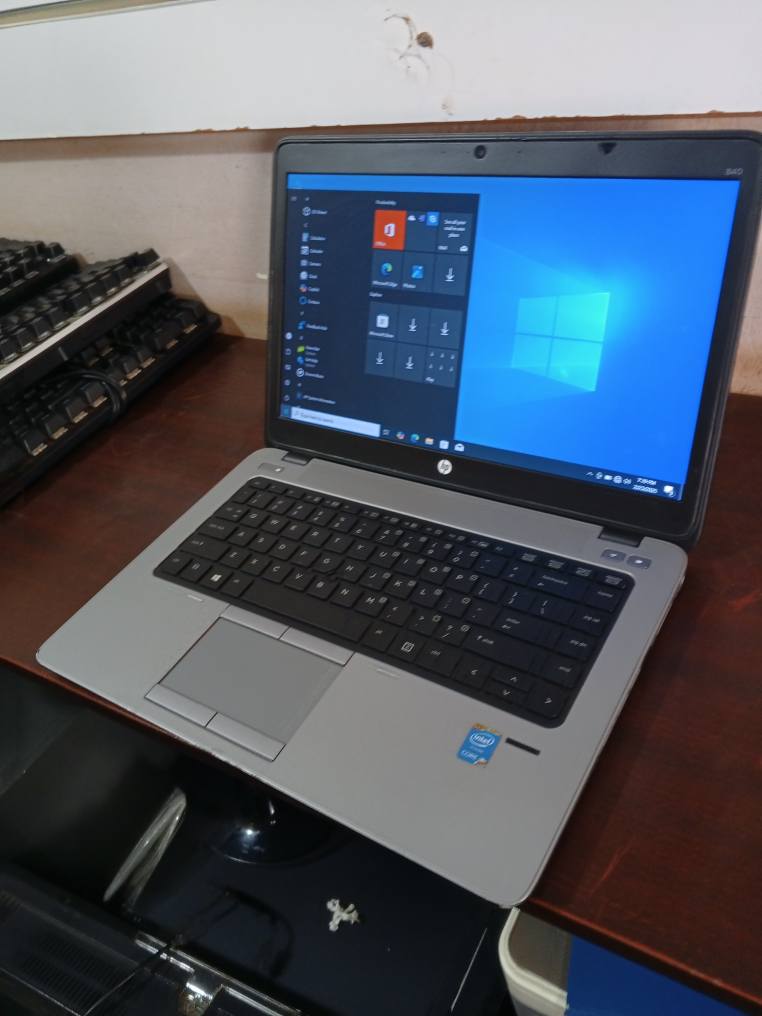 A picture of Elite book 840 g2 500gb 6gb i5 5th gen