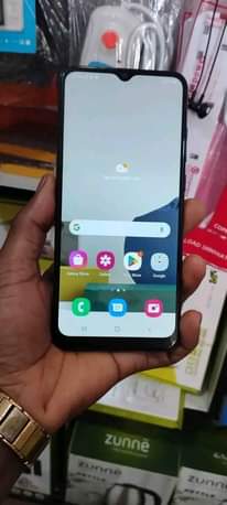 A picture of Inauzwa SAMSUNG A04E GB64