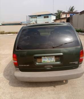 A picture of DANNY YUNG Smarts Autos First Body Chrysler voyager Very Sound
