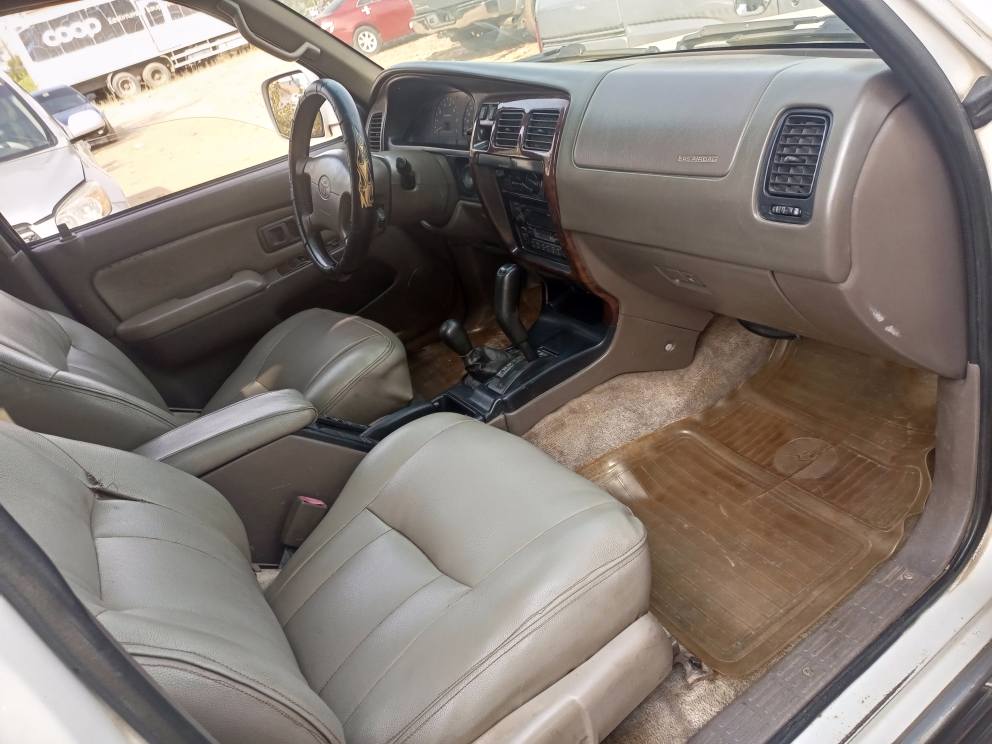 A picture of TOYOTA 4RUNNER