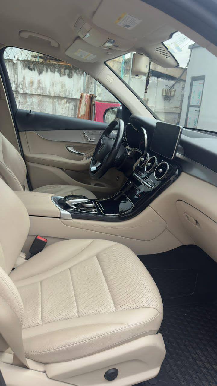 A picture of 2017 Mercedes Benz GLC300 4MATIC