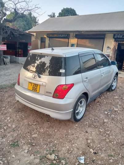 A picture of Toyota IST Kali sana