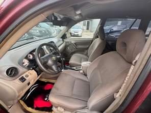 A picture of Toyota RAV4 2005 model Engine Gear and AC perfect 3