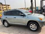 A picture of Toyota rav4