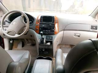 A picture of 2006 Toyota Sienna