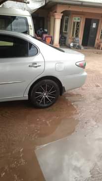 A picture of LEXUS ES 300