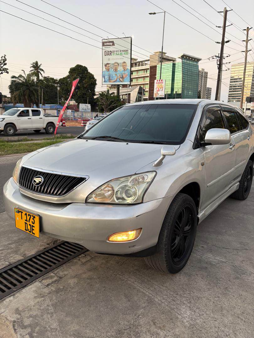 A picture of TOYOTA HARRIER
