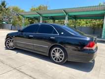 A picture of Toyota crown
