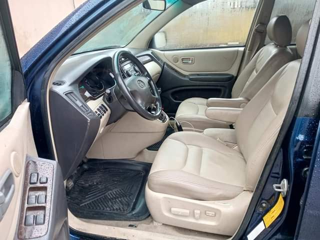 A picture of Toyota Highlander 2001