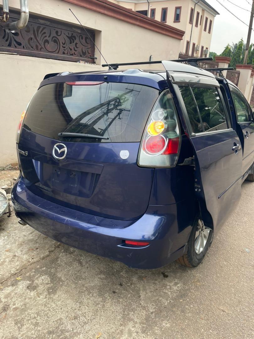 A picture of 2008 Mazda 5