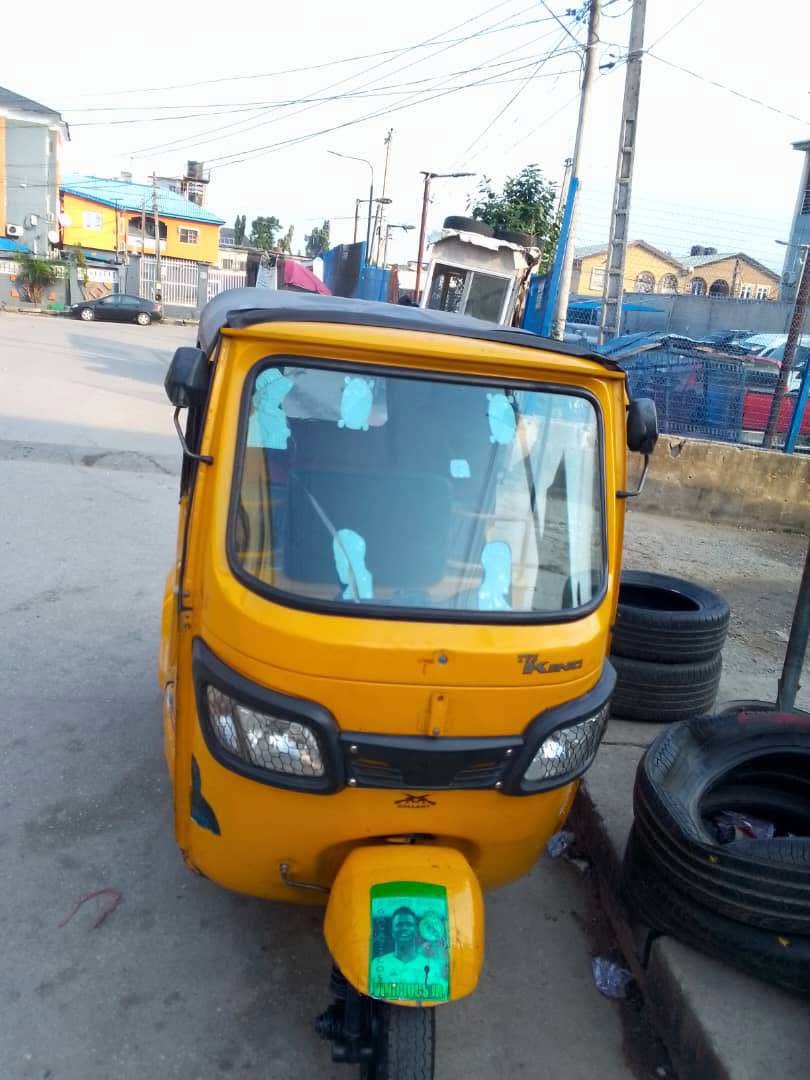A picture of Awoof deal Few months driven Owner needs money now now