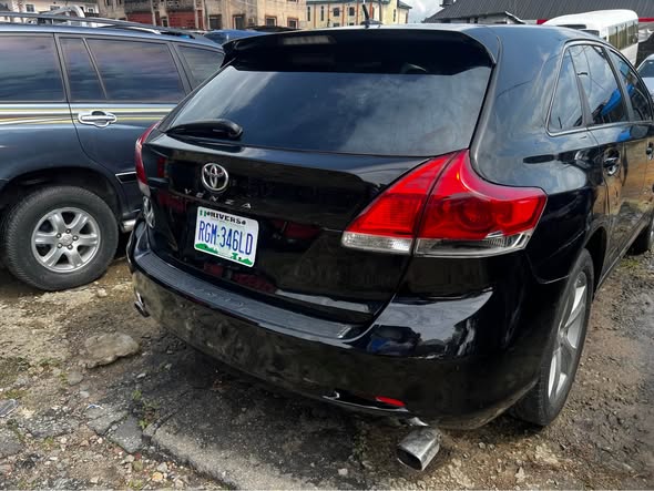 A picture of Extremely clean 2010 Toyota Venza 9 8m