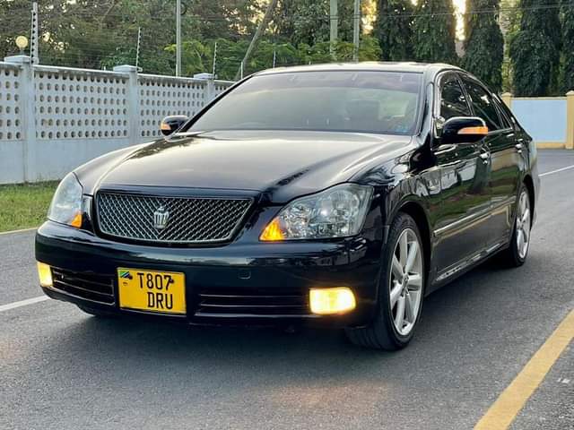 A picture of PRICE BEI 12.8 CALL 07128279333 CROWN ATHLETIC ENGINE 4GR CC