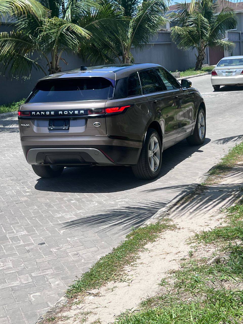 A picture of Complete Accident Free Tokunbo Range Rover Veler P250