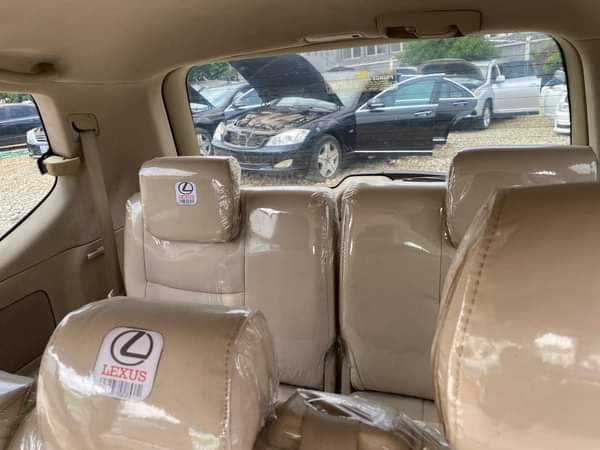 A picture of FOREIGN USED 2005 GX470 LEXUS WITH ORIGINAL CUSTOM PAPERS AT