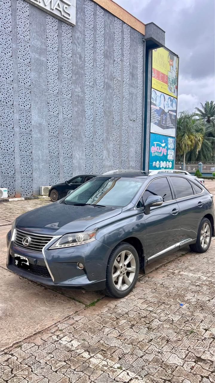 A picture of LEXUS RX350 2011 MODEL