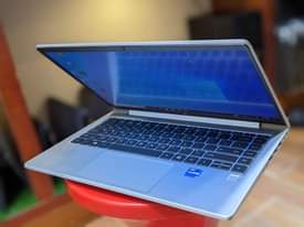 A picture of HP laptop core i7 ram 16gb. Ssd 512gb Intel xe