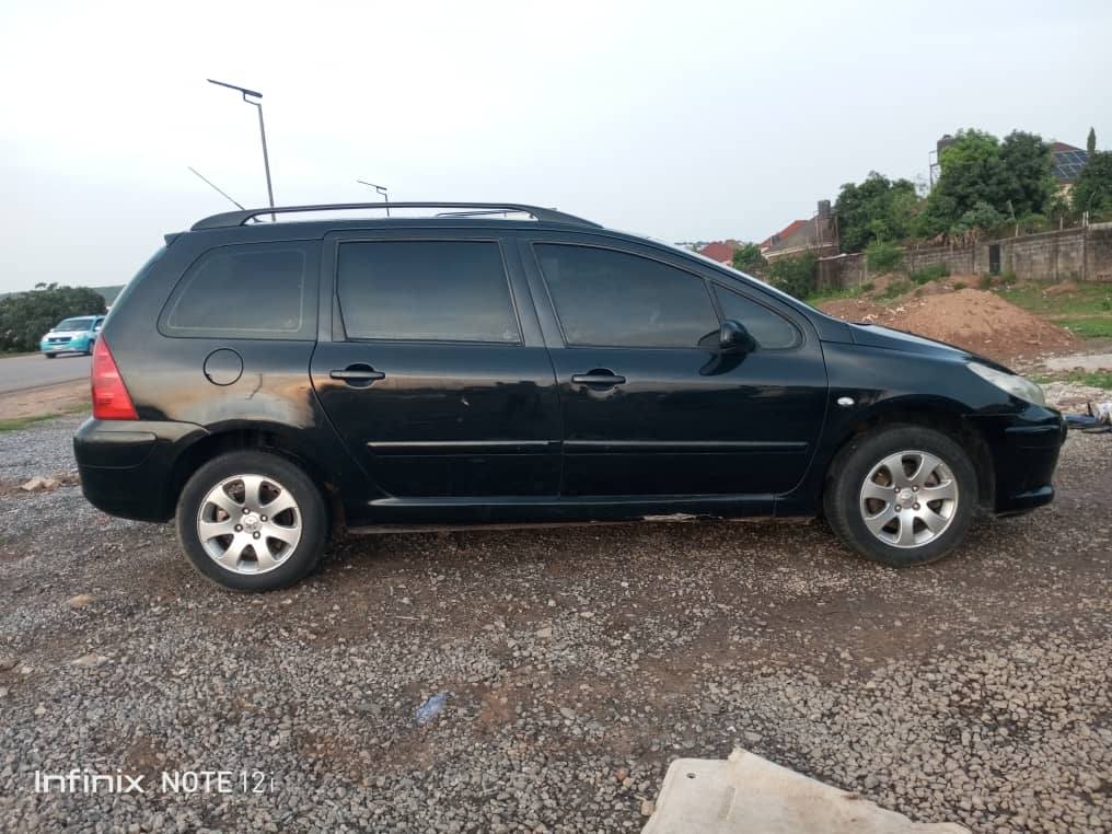 A picture of Peugeot 307 Wagon Untempered engine and gear everything working perfectly.