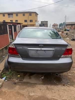 A picture of Toyota Camry 03