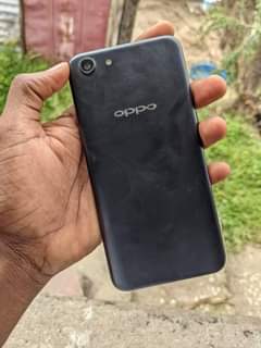 A picture of Oppo A83t