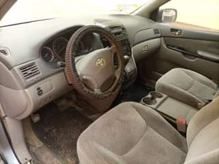 A picture of 2005 Toyota sienna Sianna