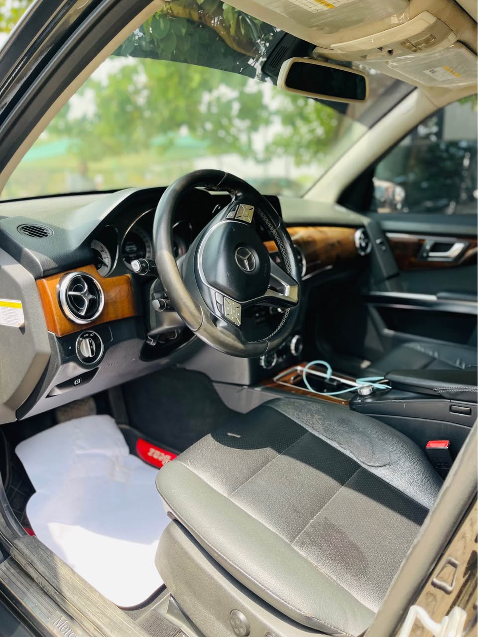 A picture of 2013 MERCEDES BENZ GLK350 4MATIC FAIRLY USED DIRECT BELGIUM STANDARD