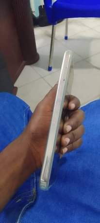A picture of Infinix x6716B