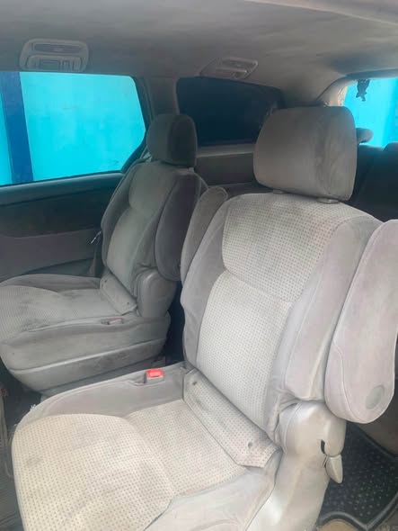 A picture of 2006 sienna used