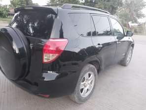 A picture of Awoof deal Toyota Raf4 2008 model Painted on first body