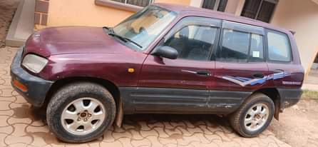 A picture of Toyota Rav4 1998 model automatic transmission 