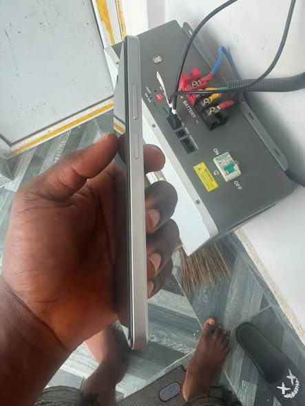 A picture of Oppo phone