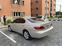 A picture of This is lexus Es330 2005 model clean interior and exterior